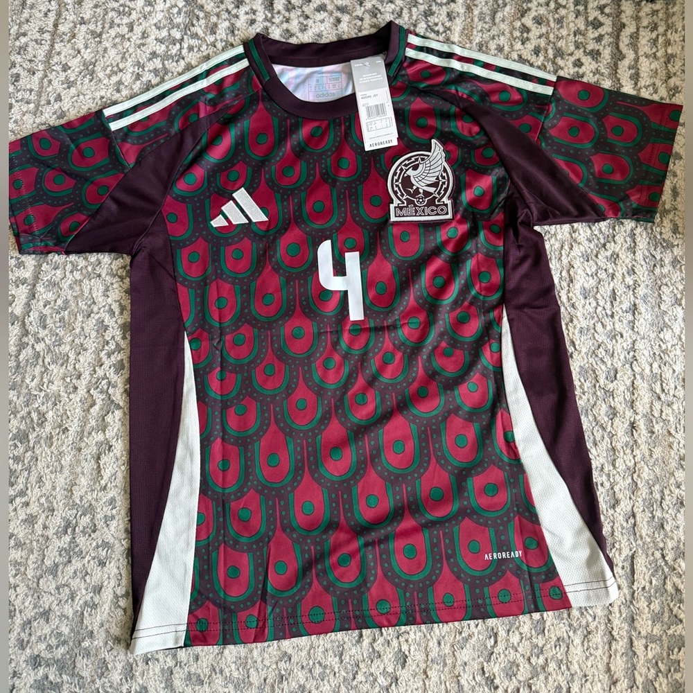 2024 Men's Adidas Mexico Edson Alvarez
Slim fit Home Soccer Jersey